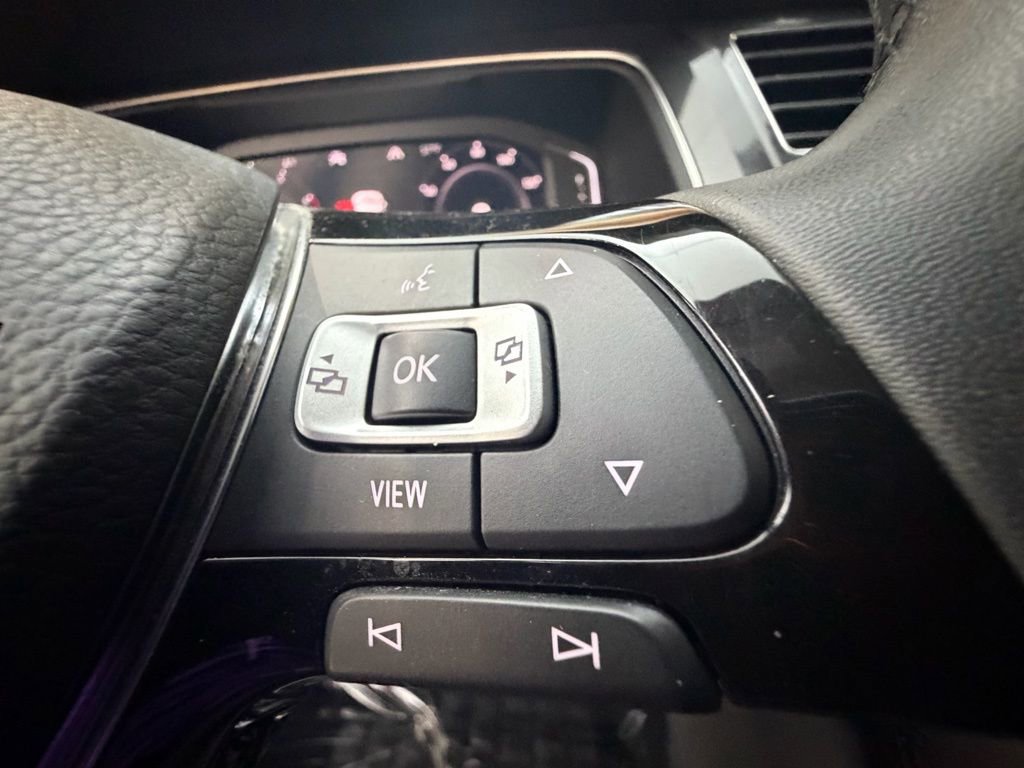 Used 2020 Volkswagen Tiguan SEL image 24