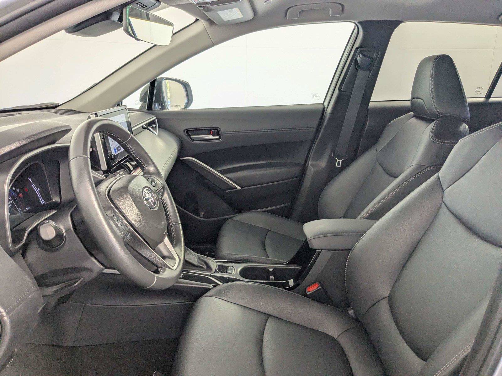 Certified 2025 Toyota Corolla Cross XLE FWD image 11
