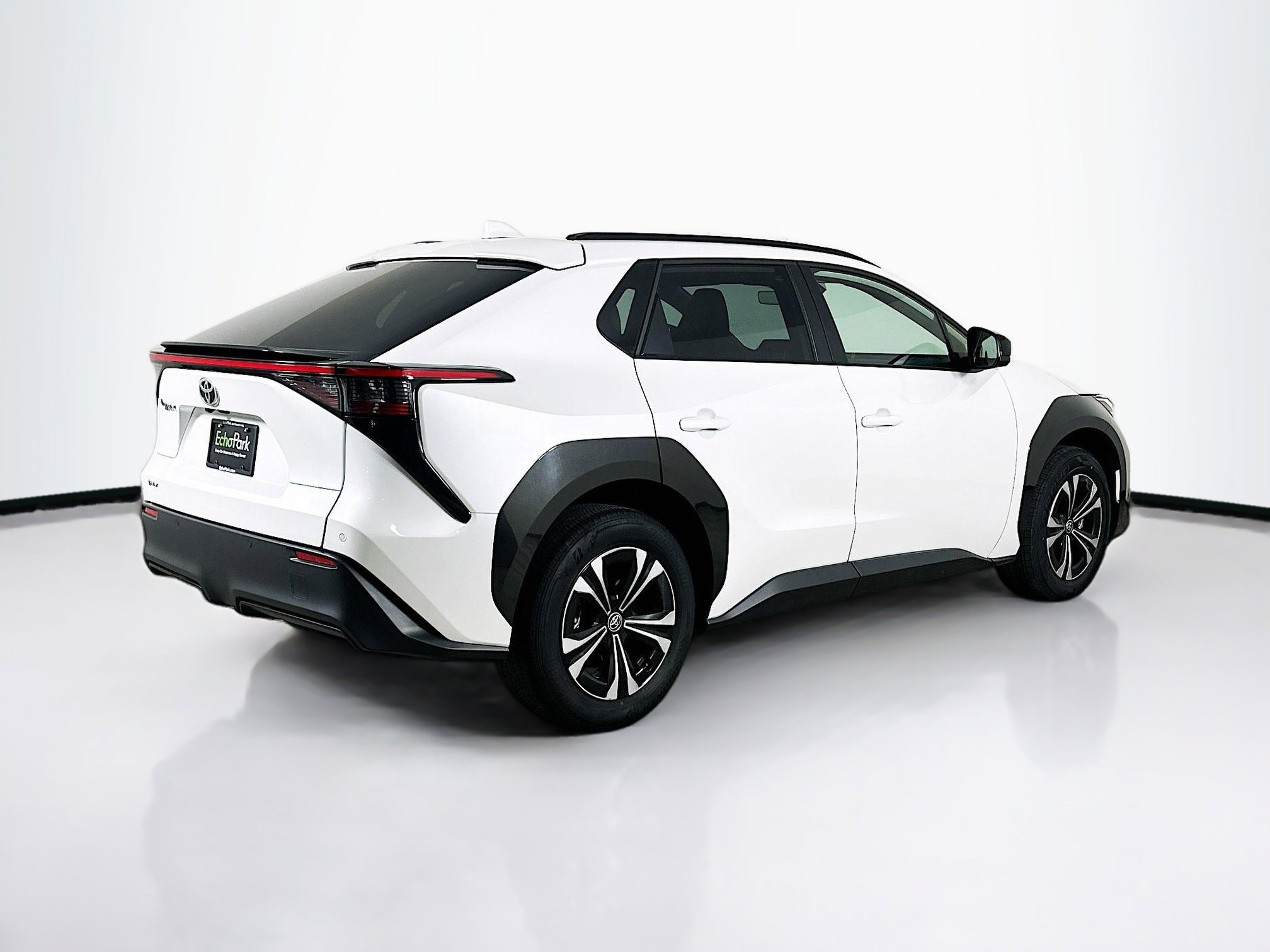 Used 2024 Toyota bZ4X FWD image 9