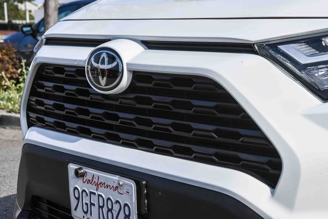 Used 2023 Toyota RAV4 XLE FWD image 5
