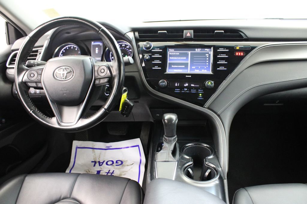 Used 2020 Toyota Camry SE FWD image 9