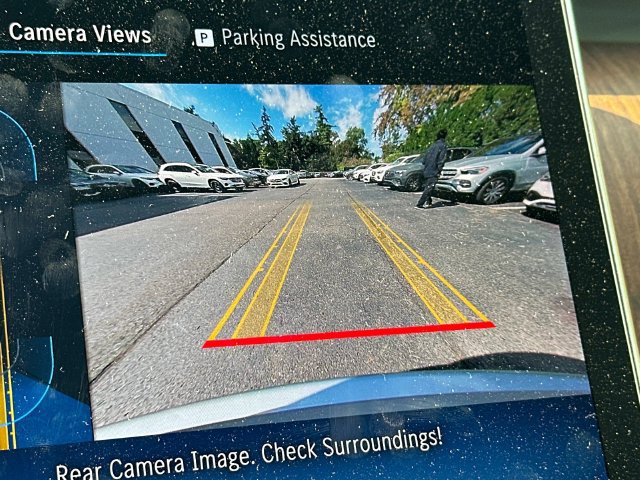 Used 2025 Mercedes-Benz GLC 300 4MATIC image 27