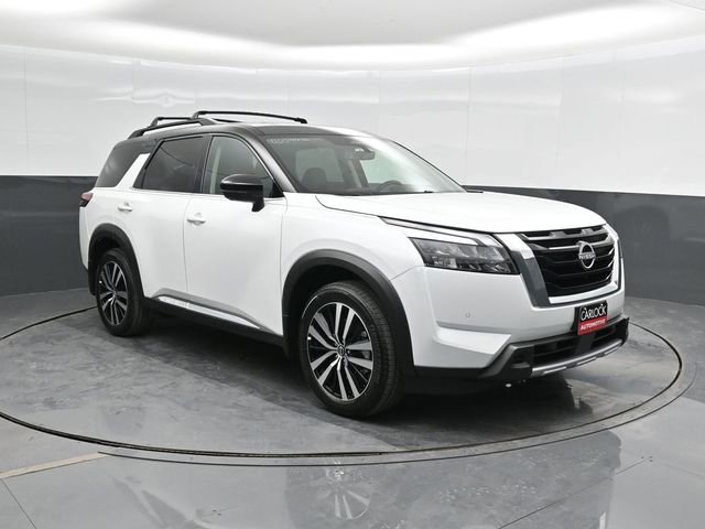 Used 2025 Nissan Pathfinder Platinum image 5