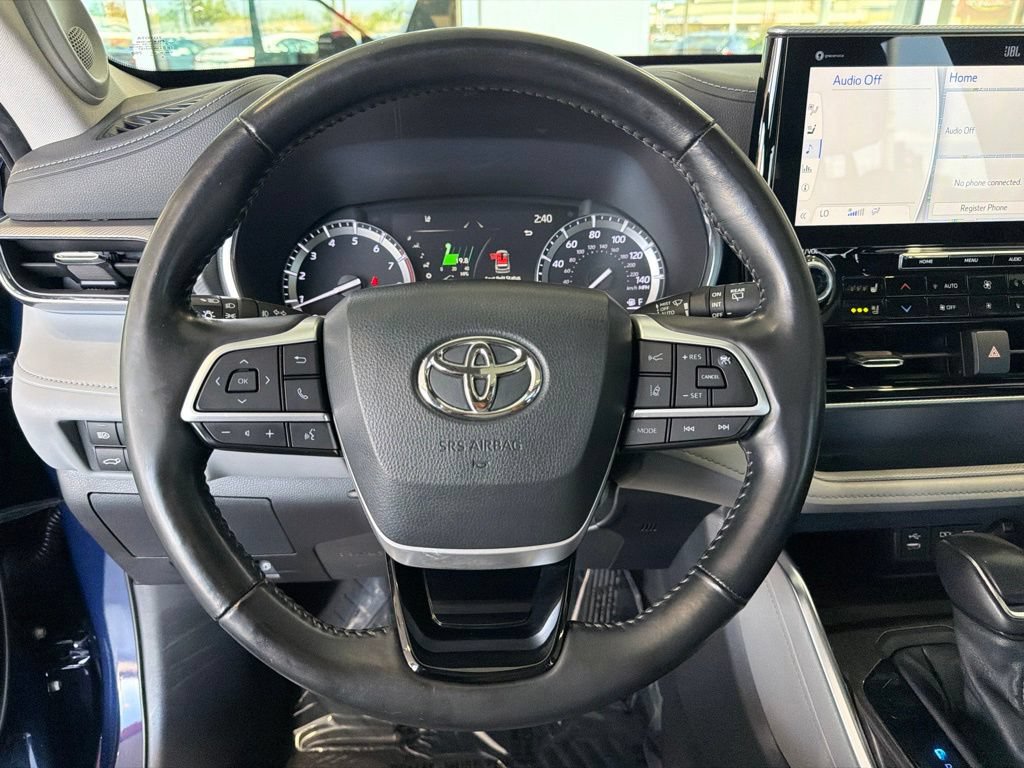 Used 2022 Toyota Highlander Platinum AWD/4WD image 24