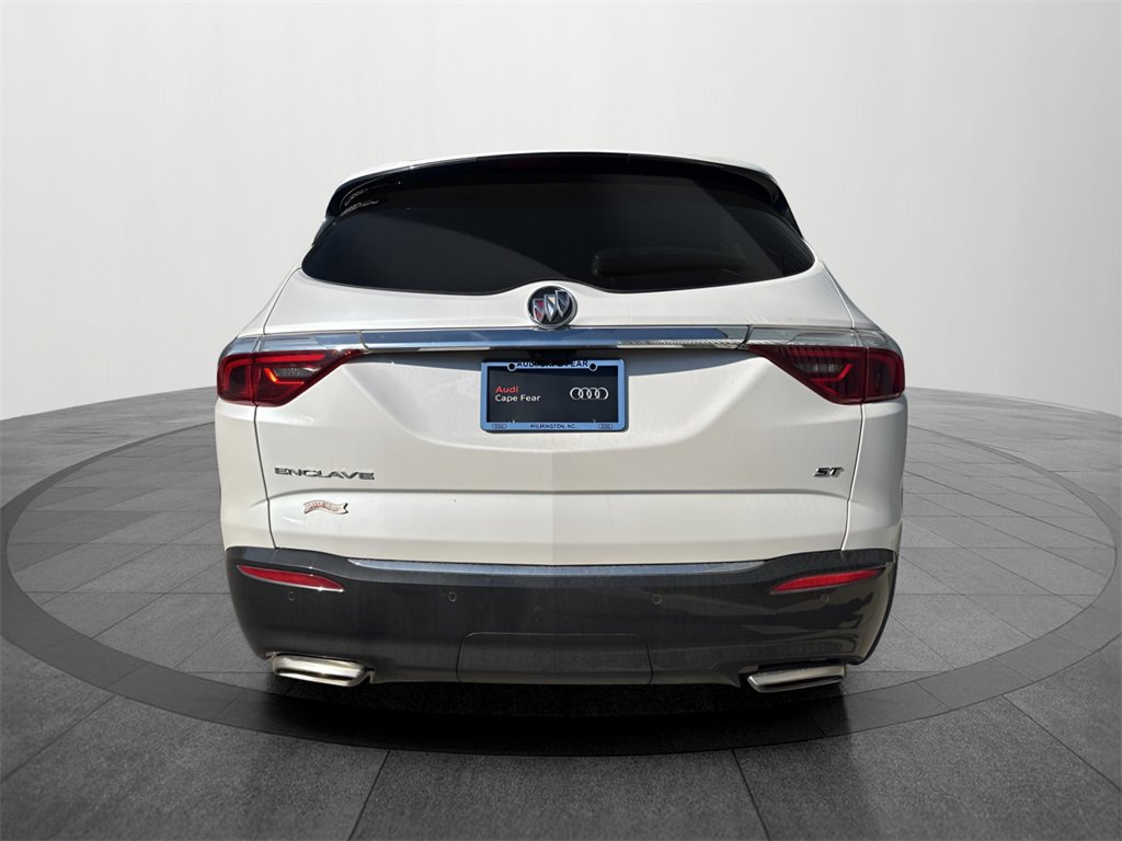 Used 2022 Buick Enclave Essence w/ Experience Buick Package image 4