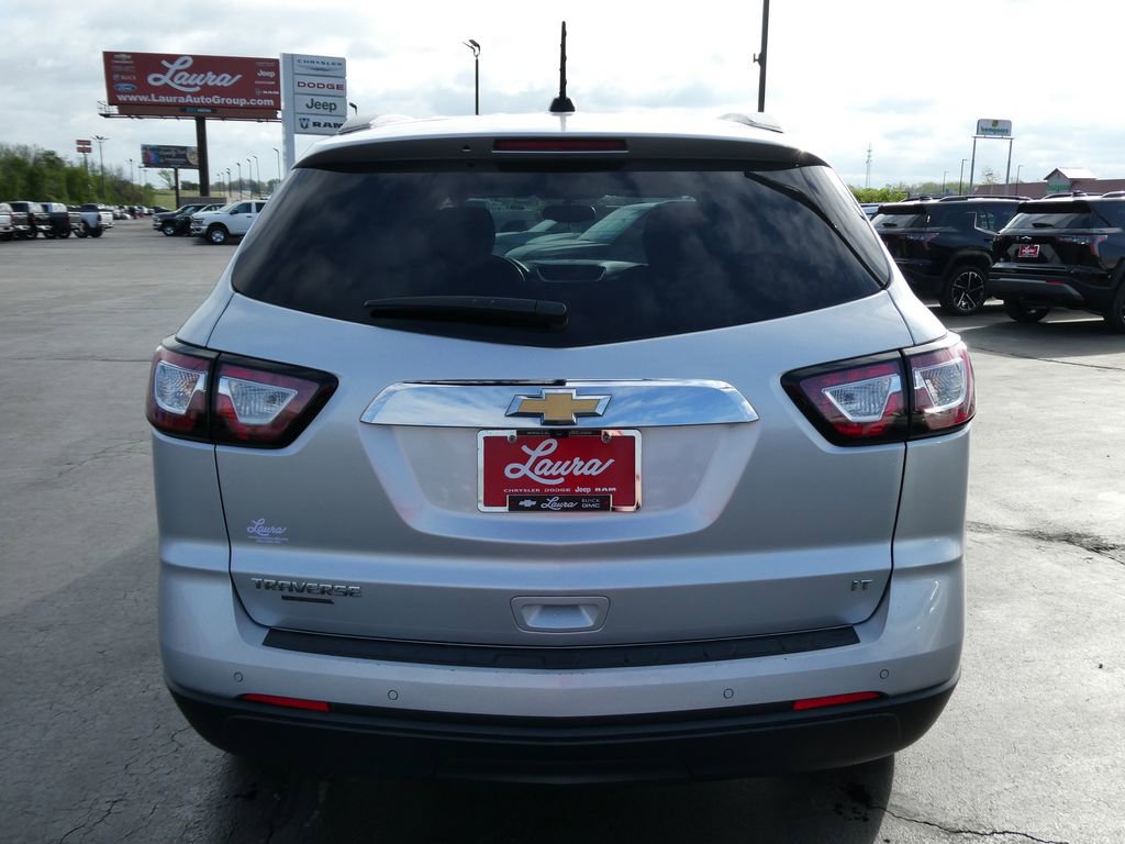 Used 2017 Chevrolet Traverse LT w/ Style and Technology Package FWD image 6