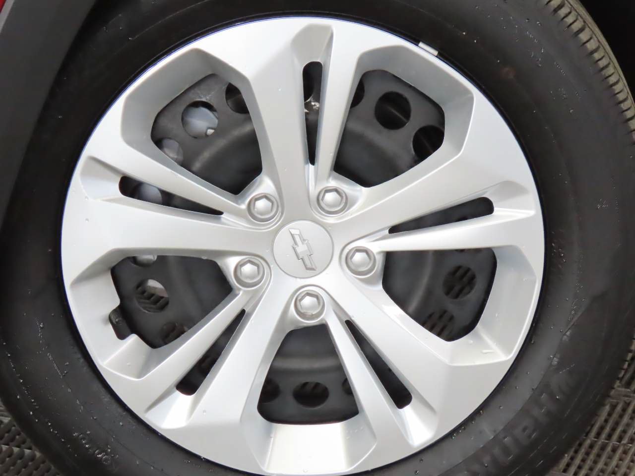 Used 2025 Chevrolet Trax LS FWD image 6