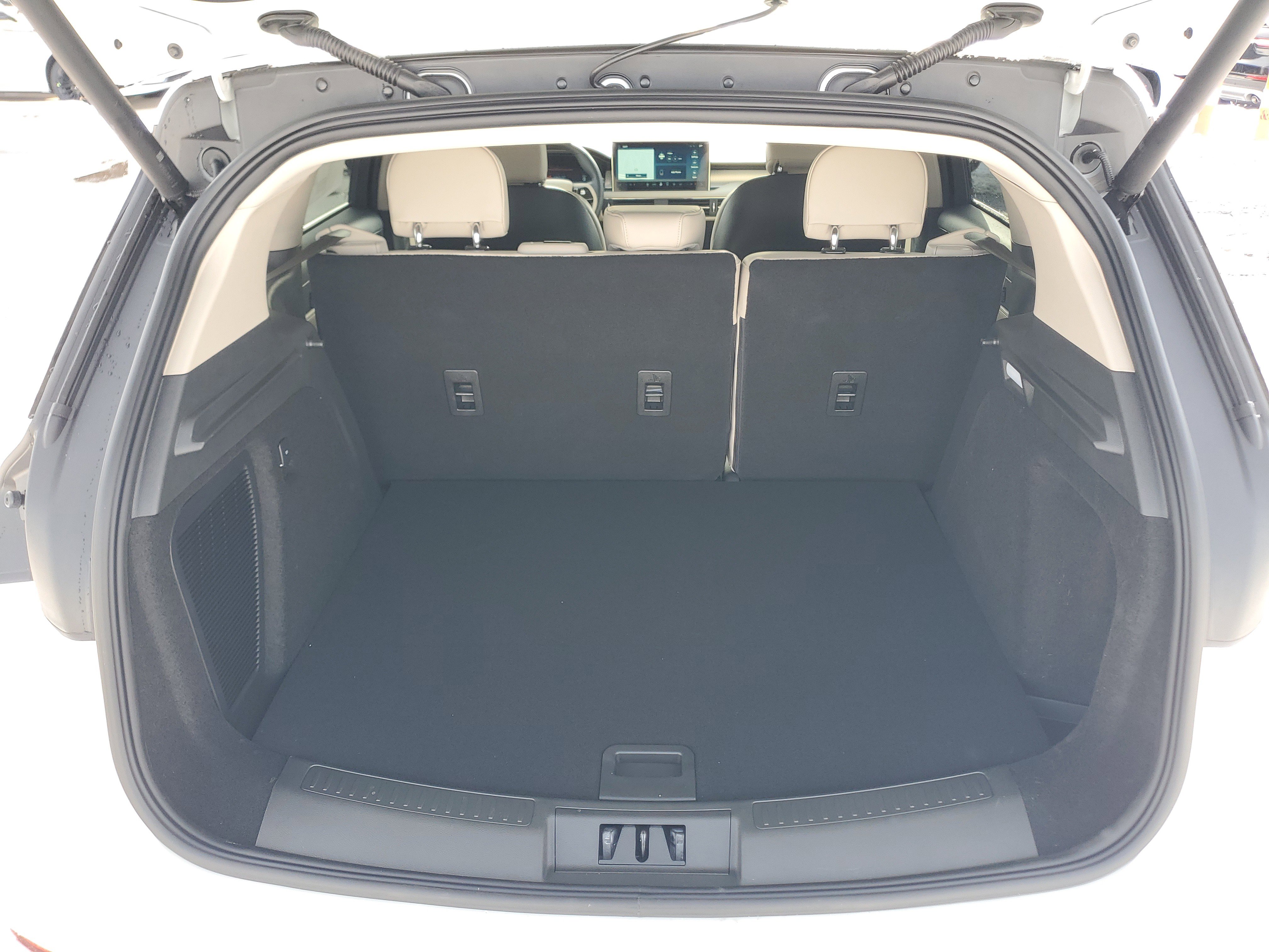 New 2026 Lincoln Corsair Premiere image 27