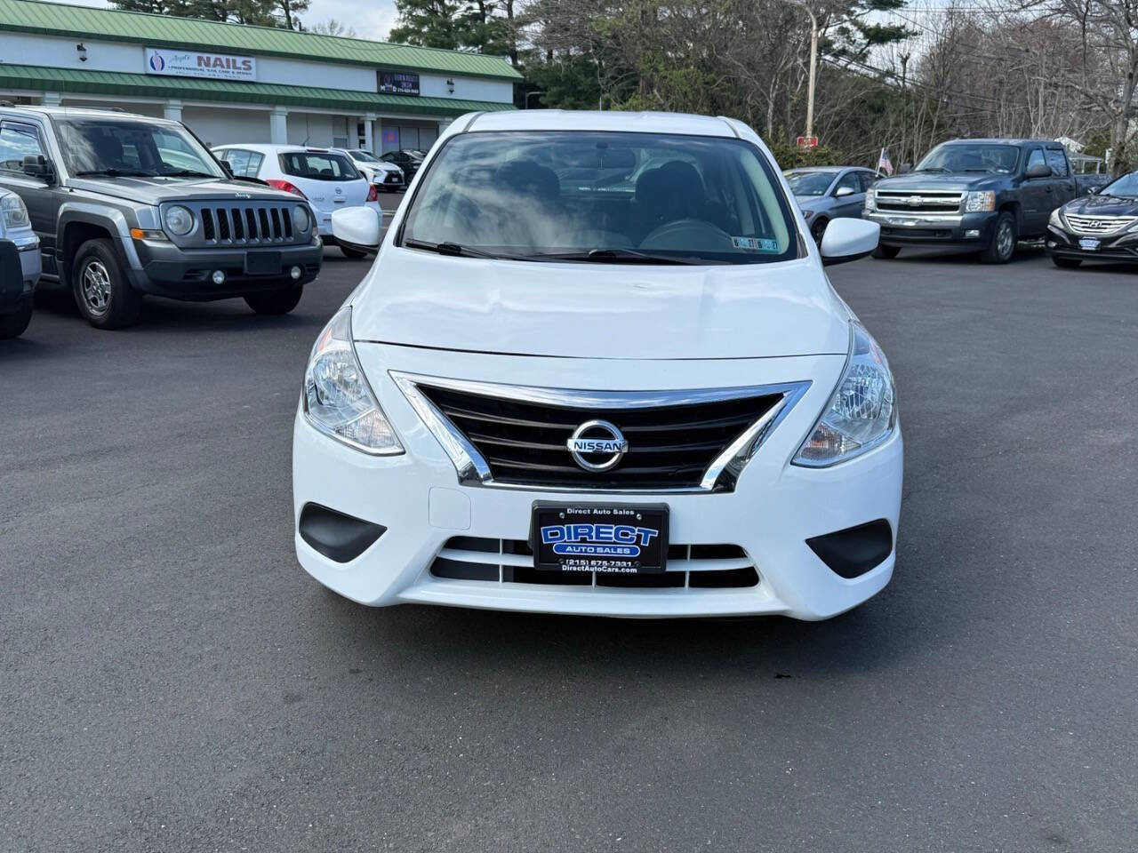 Used 2019 Nissan Versa SV image 3