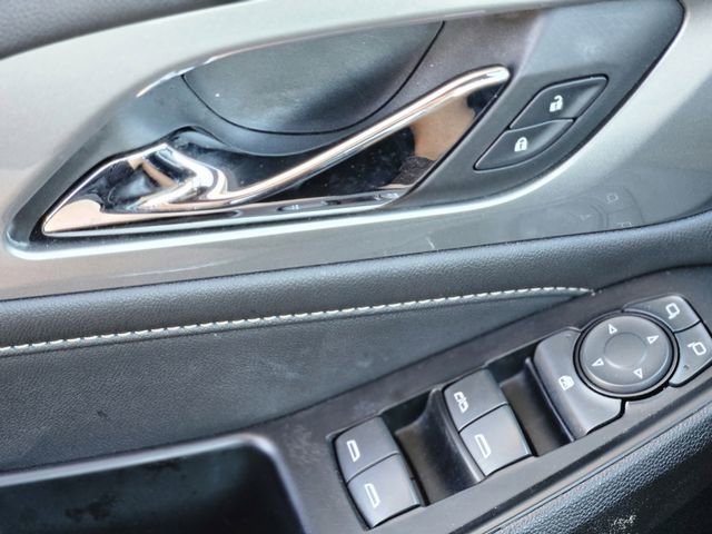 Used 2023 Chevrolet Traverse LT image 21