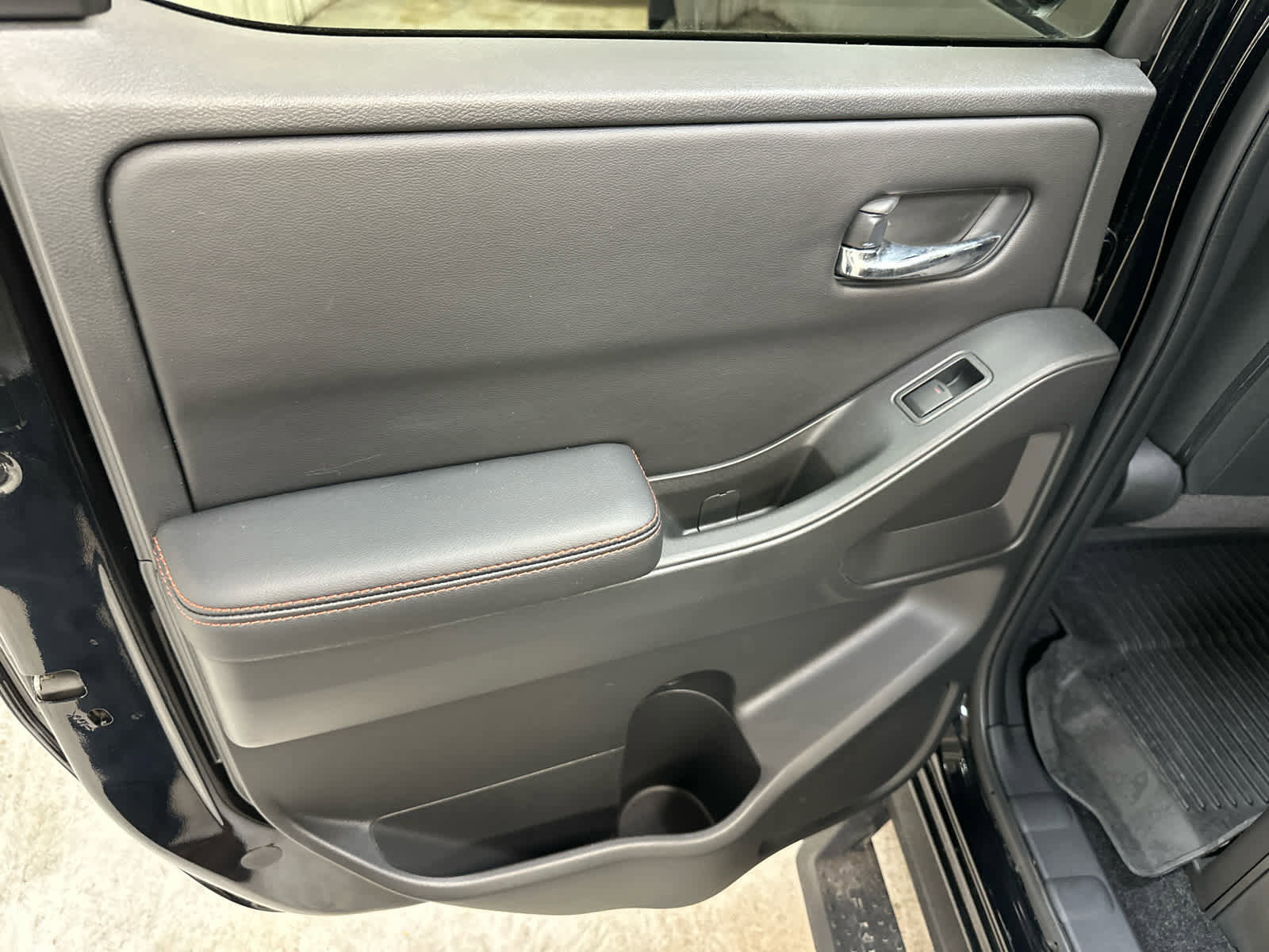 Certified 2025 Nissan Frontier PRO-4X w/ Pro Convenience Package image 26