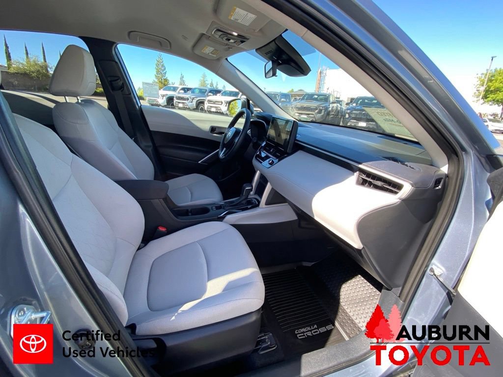 Certified 2024 Toyota Corolla Cross LE AWD/4WD image 15