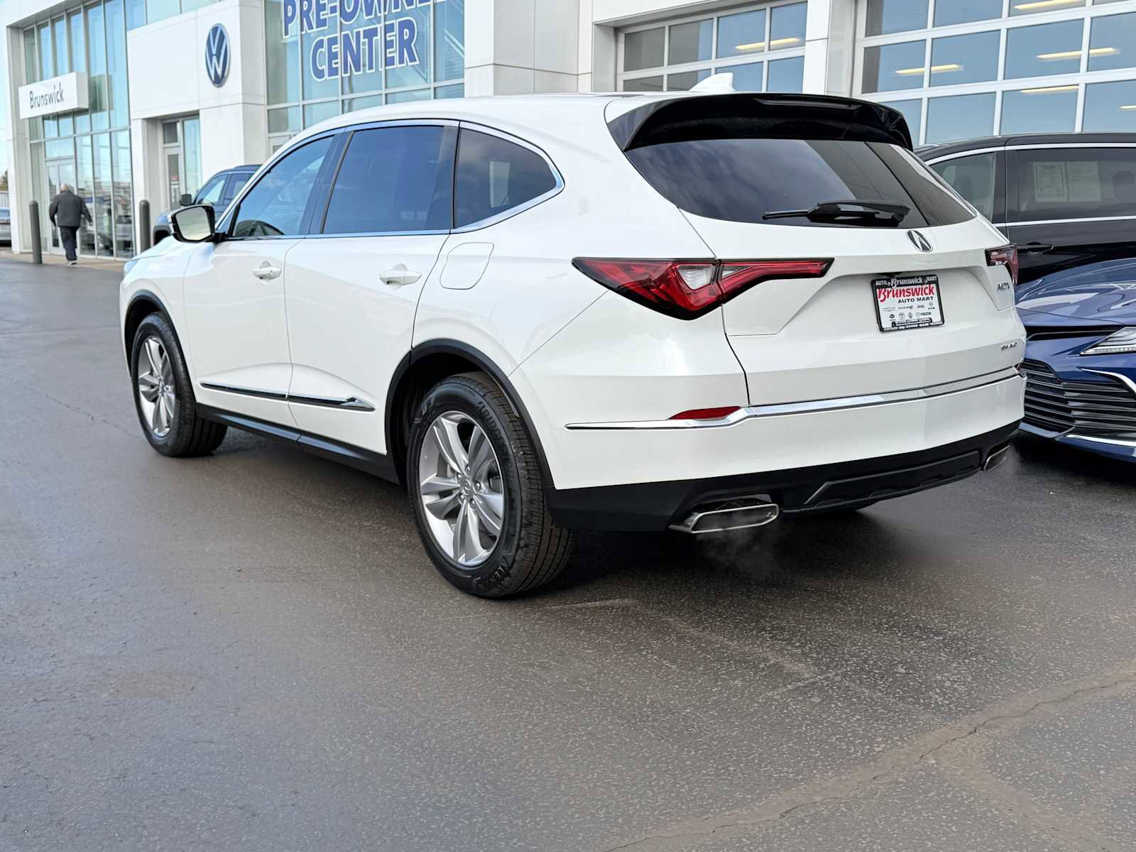 Used 2023 Acura MDX SH-AWD image 6