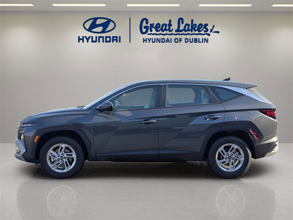 Used 2025 Hyundai Tucson SE image 2