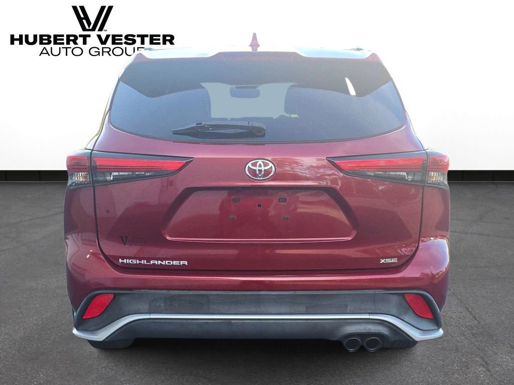 Used 2021 Toyota Highlander XSE FWD image 7