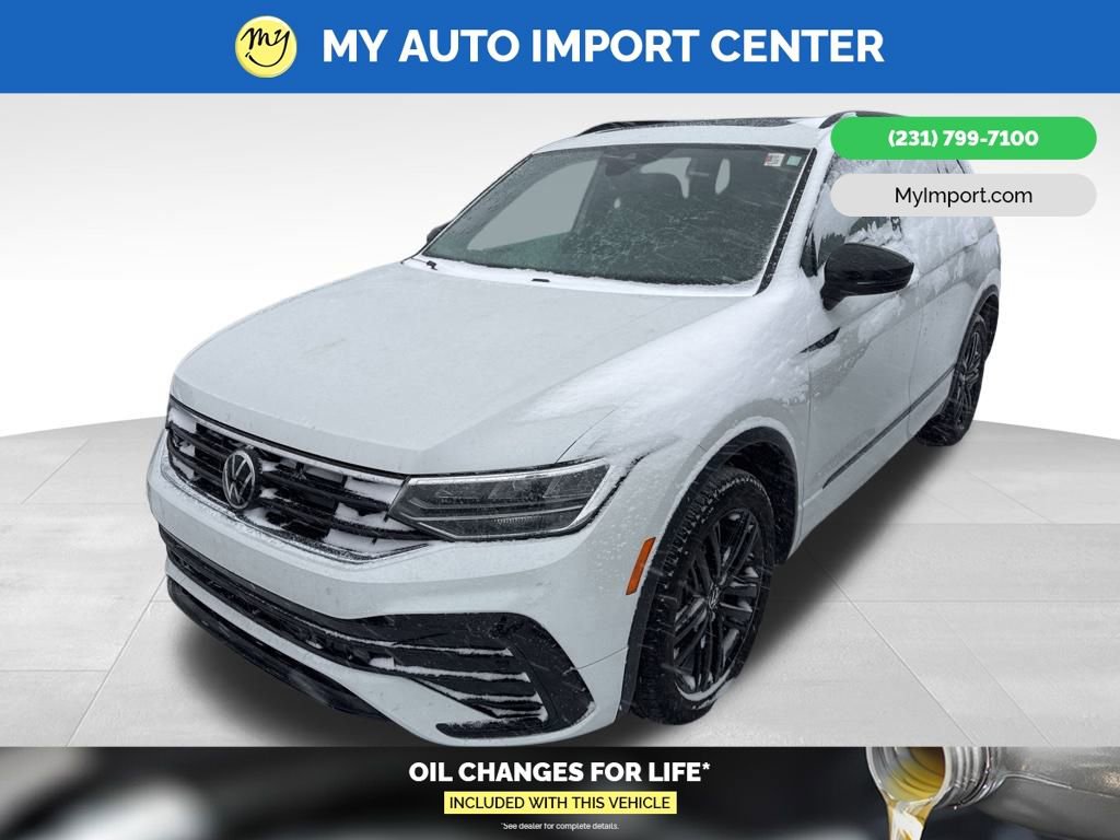 Used 2022 Volkswagen Tiguan SE R-Line image 3