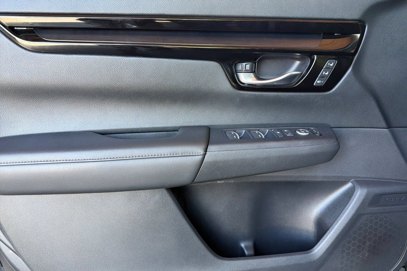 Used 2025 Honda CR-V EX-L image 11