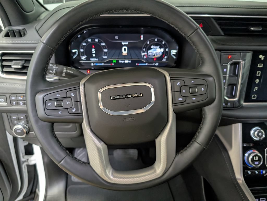 Used 2024 GMC Yukon XL Denali AWD/4WD image 19