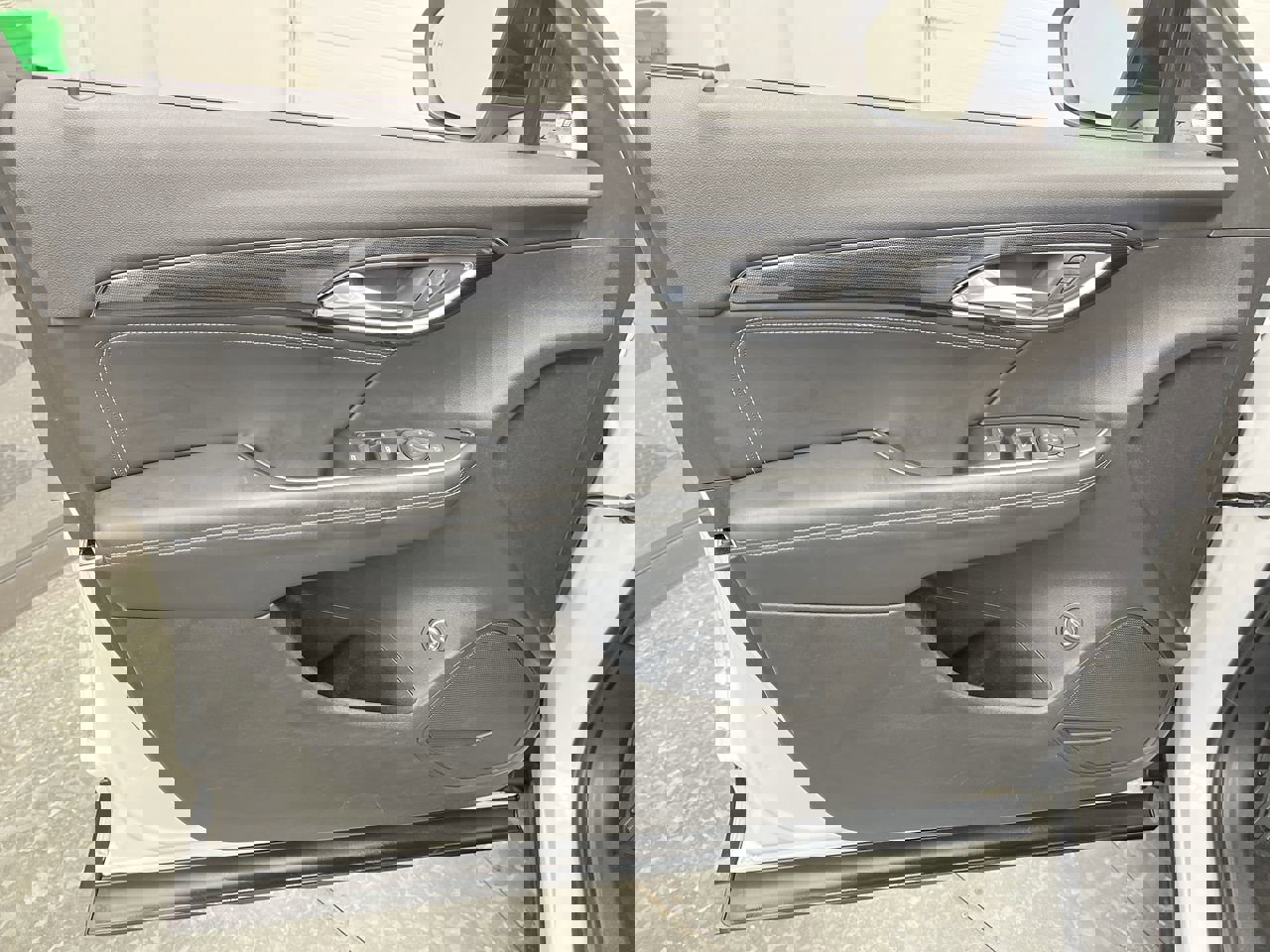 Certified 2023 Buick Envision Preferred w/ Sport Touring Package image 7