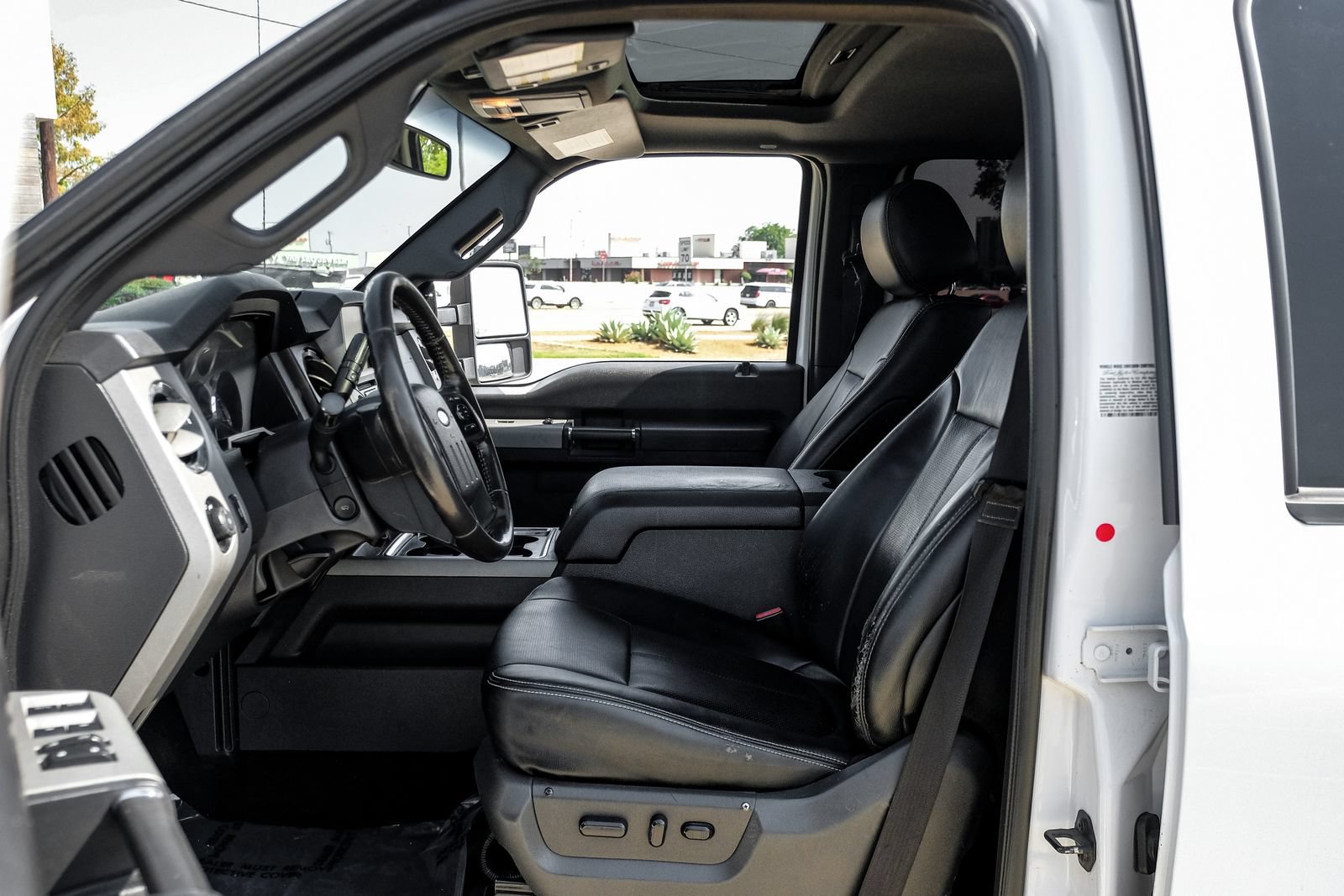 Used 2016 Ford F350 Lariat w/ Lariat Ultimate Package AWD/4WD image 4