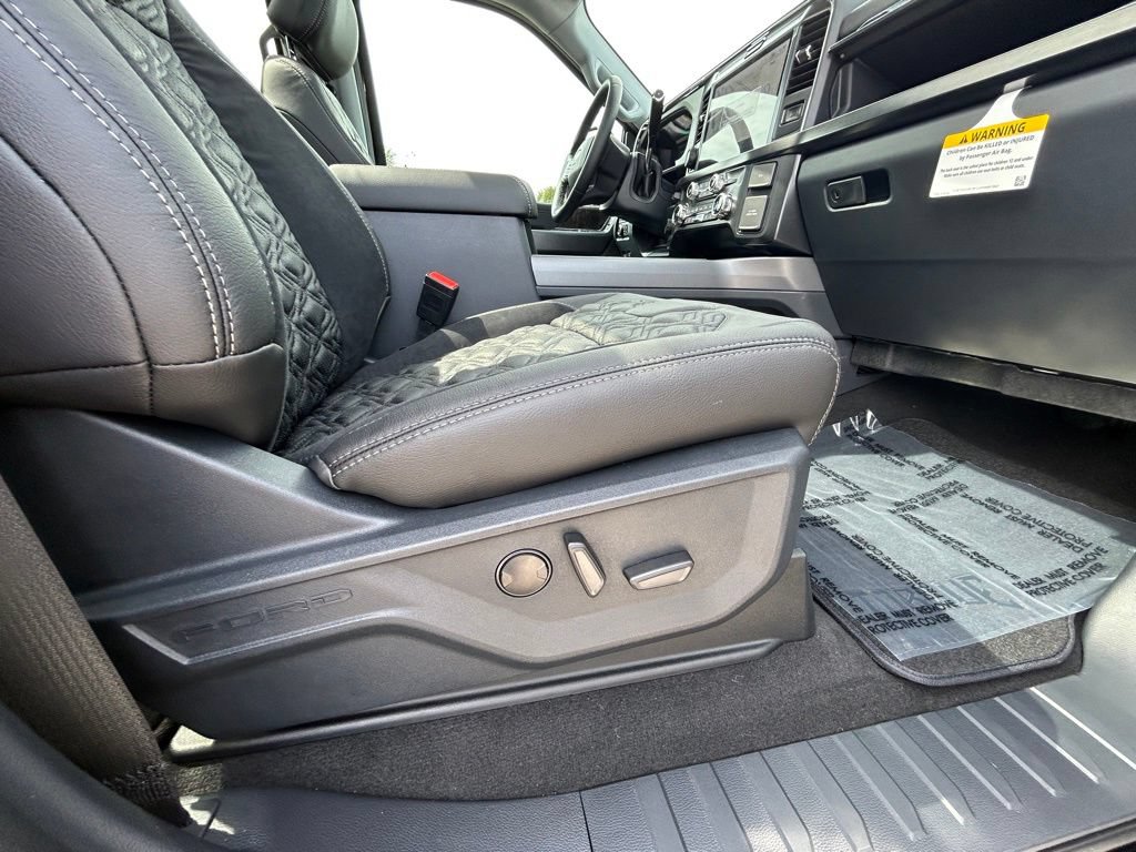 New 2026 Ford F250 Lariat w/ Black Appearance Package AWD/4WD image 28