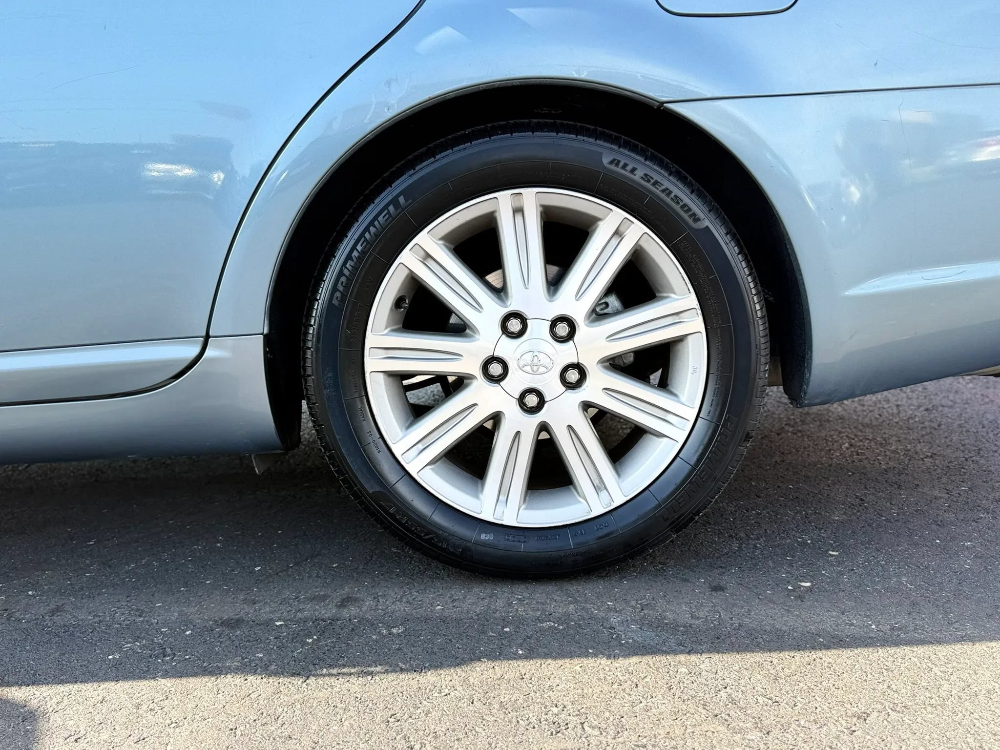 Used 2005 Toyota Avalon Limited FWD image 11