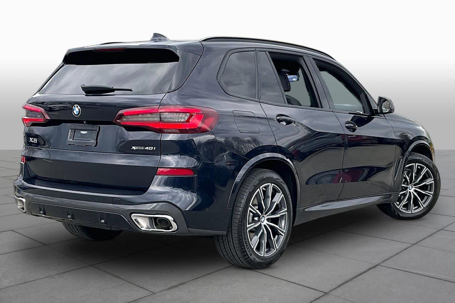 Used 2021 BMW X5 xDrive40i w/ M Sport Package AWD/4WD image 12