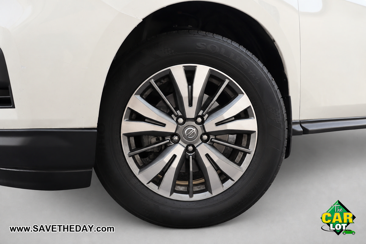 Used 2019 Nissan Pathfinder S AWD/4WD image 3
