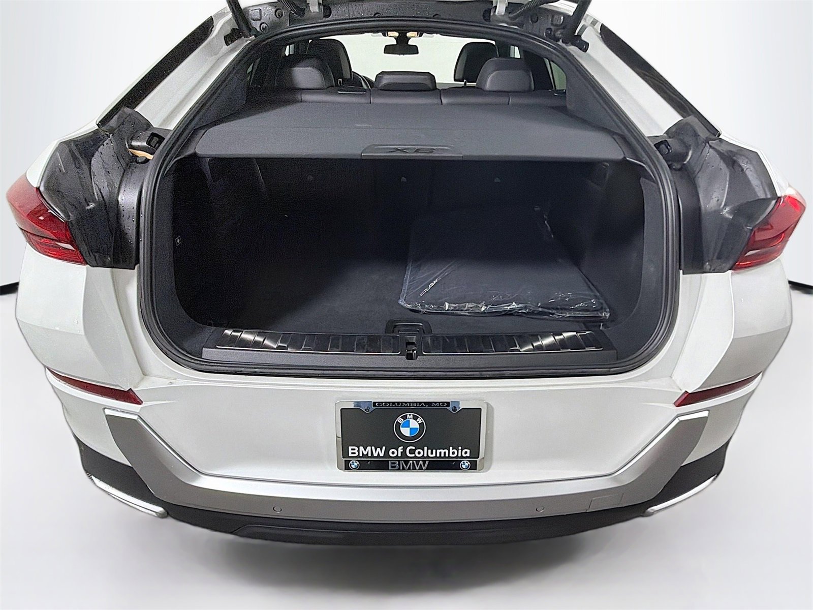 Used 2023 BMW X6 xDrive40i w/ Premium Package image 29