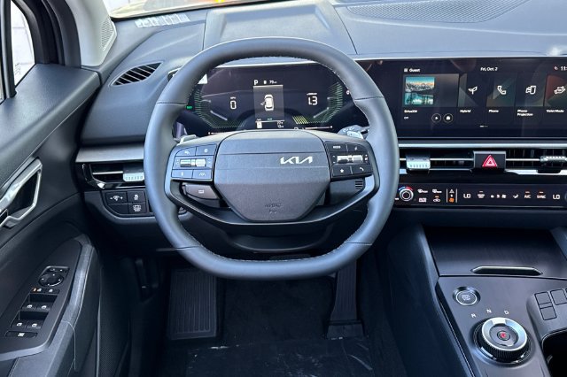 New 2027 Kia Sportage LX FWD image 17