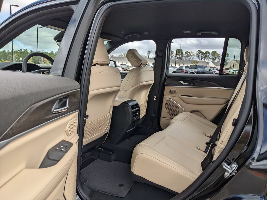 New 2026 Jeep Grand Cherokee Limited RWD image 36