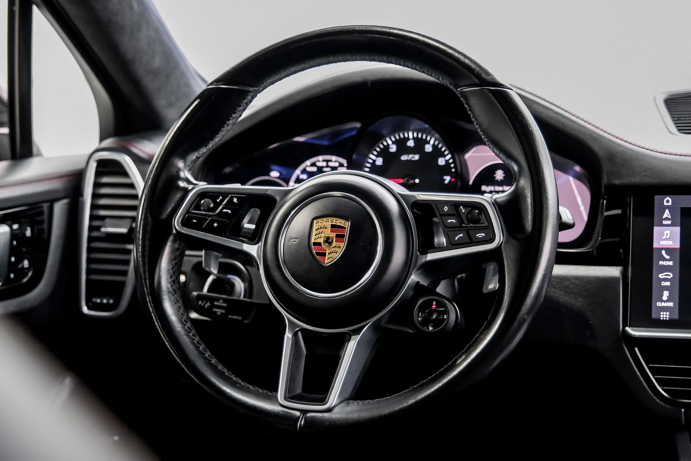 Used 2021 Porsche Cayenne GTS w/ Premium Package AWD/4WD image 19