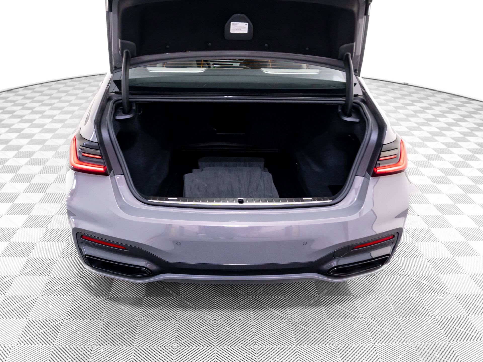 Certified 2022 BMW 750i xDrive 750i xDrive w/ Executive Package image 33