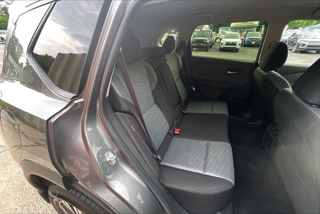 Used 2023 Nissan Rogue SV AWD/4WD image 26
