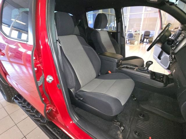 Used 2022 Toyota Tacoma TRD Off-Road w/ Technology Package AWD/4WD image 23