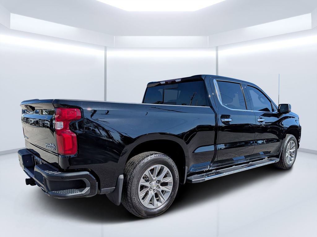 Used 2020 Chevrolet Silverado 1500 High Country w/ Technology Package image 3