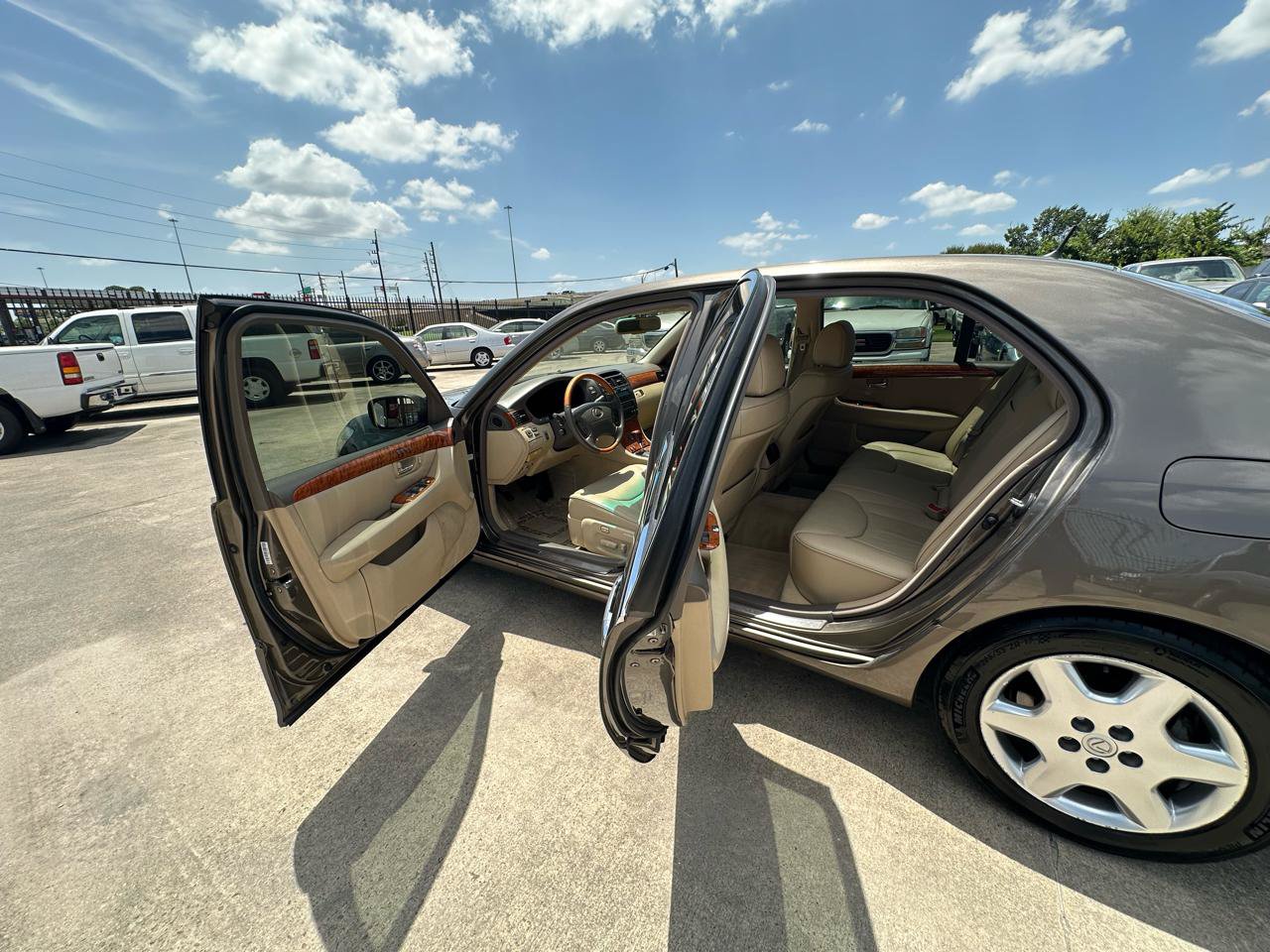 Used 2004 Lexus LS 430 w/ Premium Pkg RWD image 17