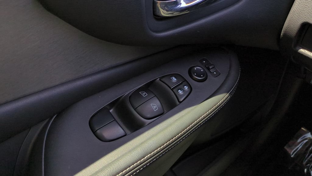 Used 2023 Nissan Murano SV w/ SV Midnight Edition Package FWD image 21