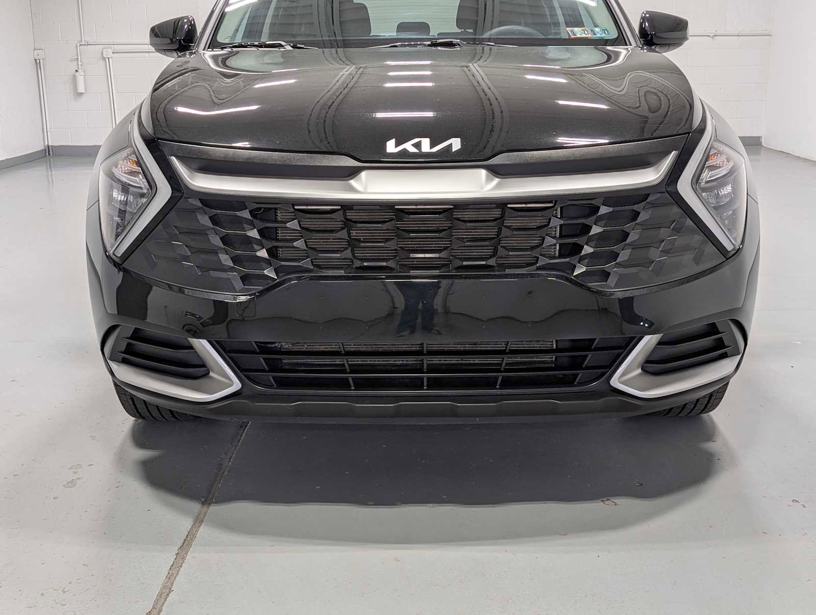 Certified 2023 Kia Sportage LX image 2