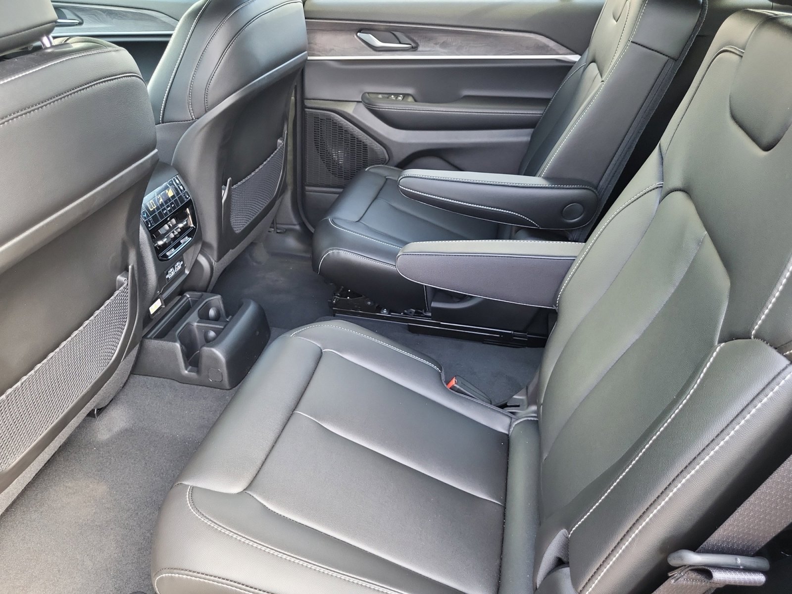 New 2025 Jeep Grand Cherokee L Limited image 17