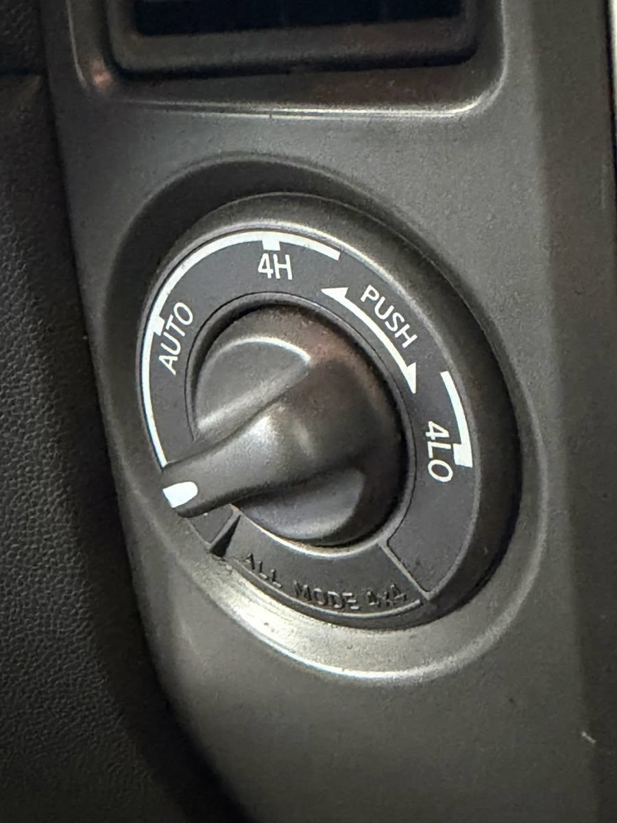 Used 2005 INFINITI QX56 4WD image 26