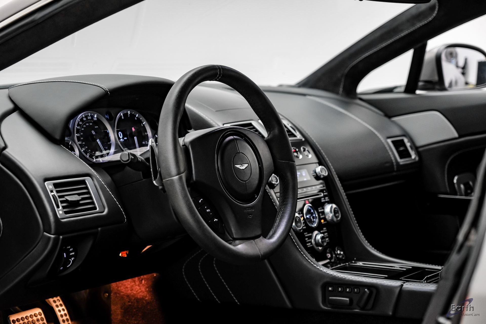 Used 2014 Aston Martin V8 Vantage S RWD image 42