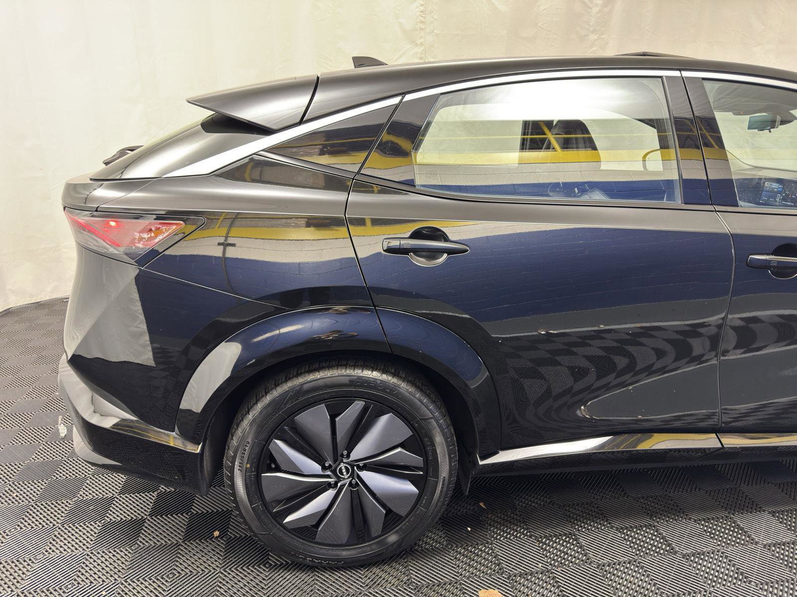 Used 2023 Nissan Ariya FWD image 9