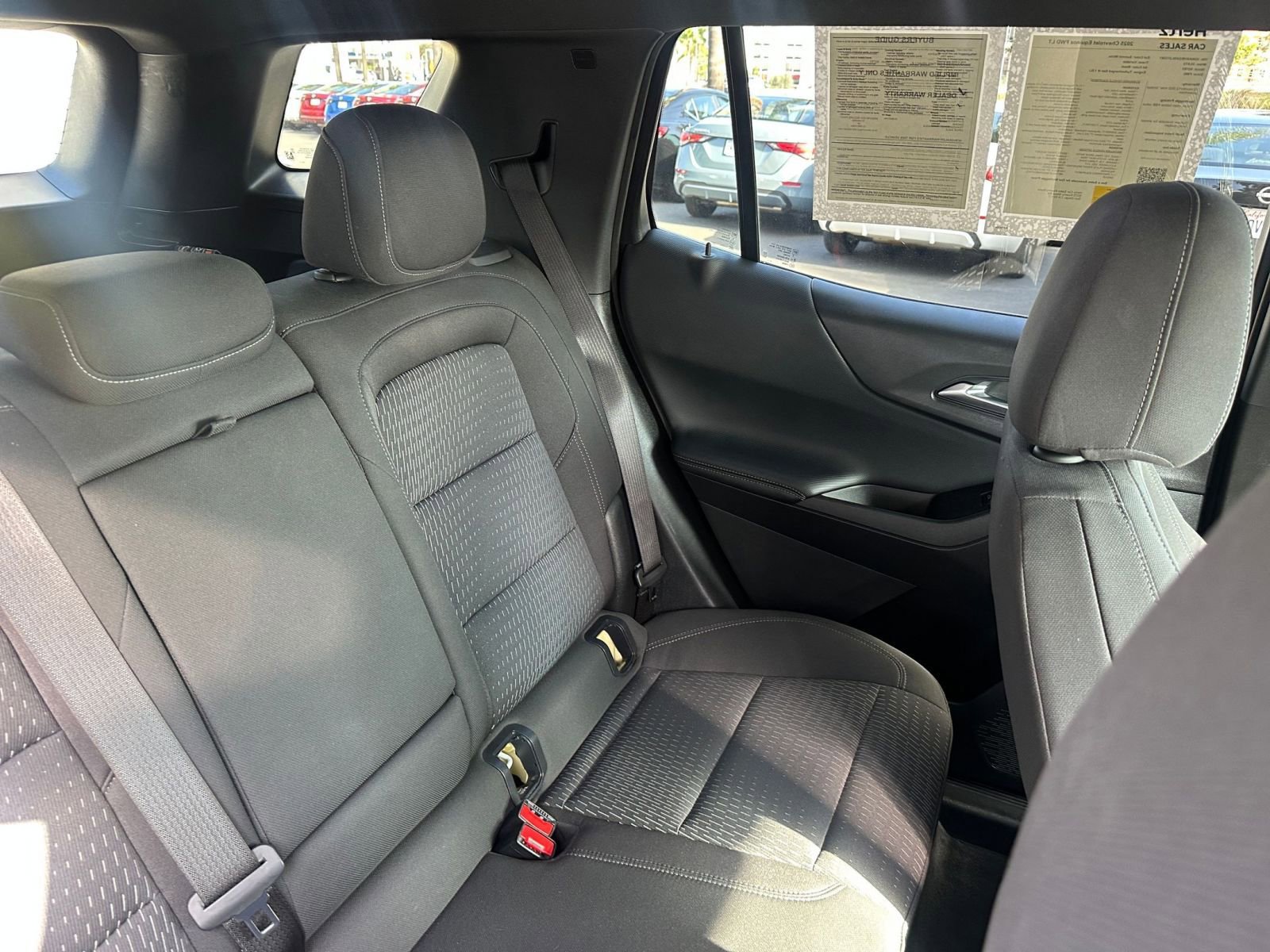 Used 2025 Chevrolet Equinox LT image 36