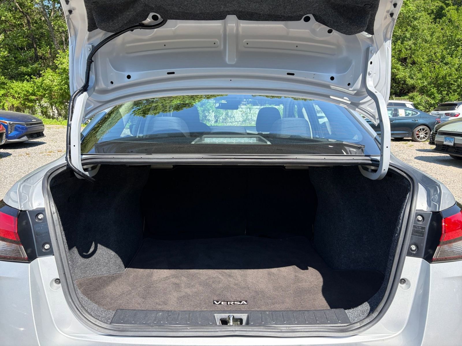 Used 2025 Nissan Versa SV FWD image 29