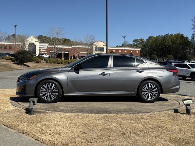 Used 2024 Nissan Altima 2.5 SV image 4