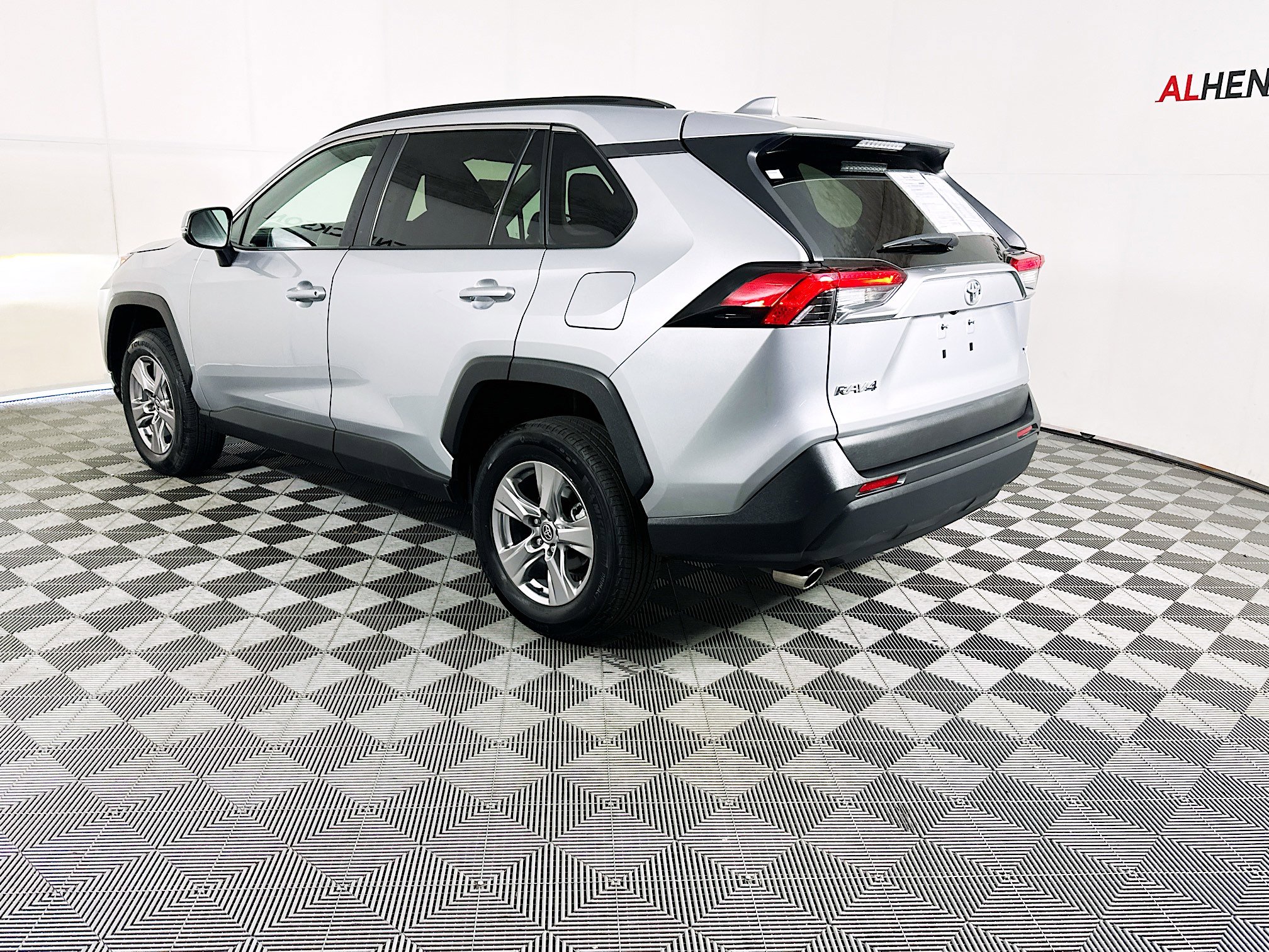 Used 2024 Toyota RAV4 XLE image 5