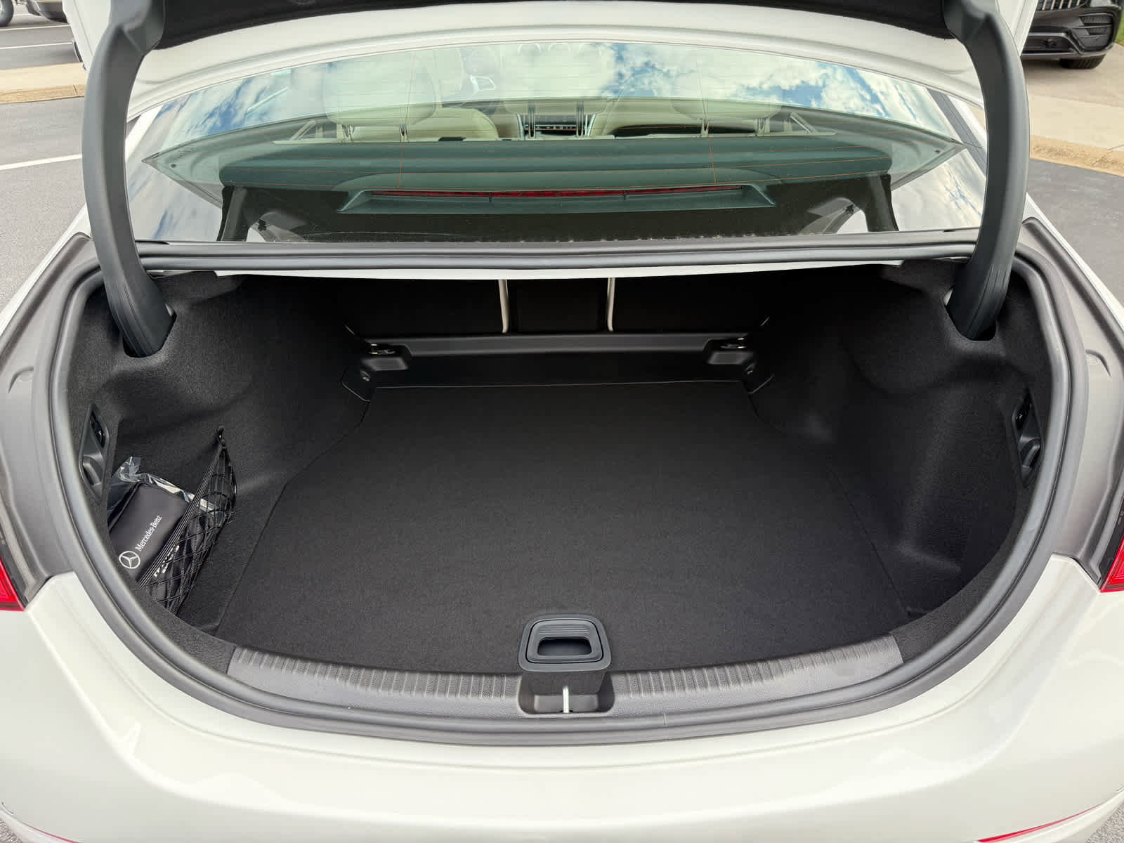 Used 2025 Mercedes-Benz C 300 4MATIC Sedan image 33