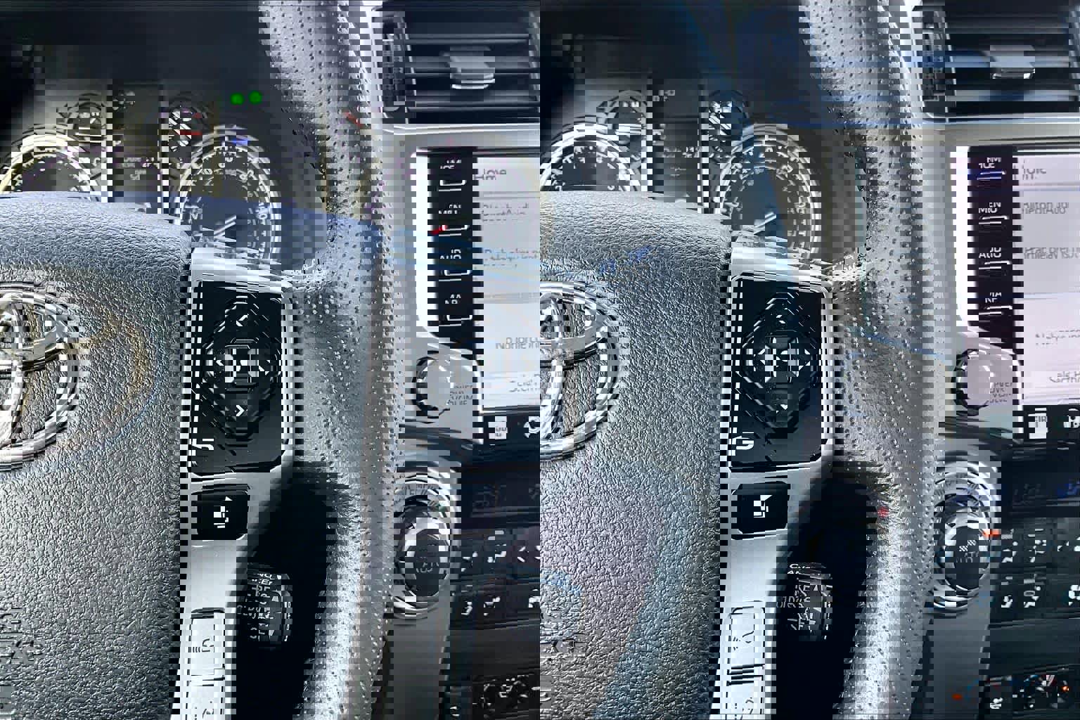 Used 2023 Toyota 4Runner Limited image 25