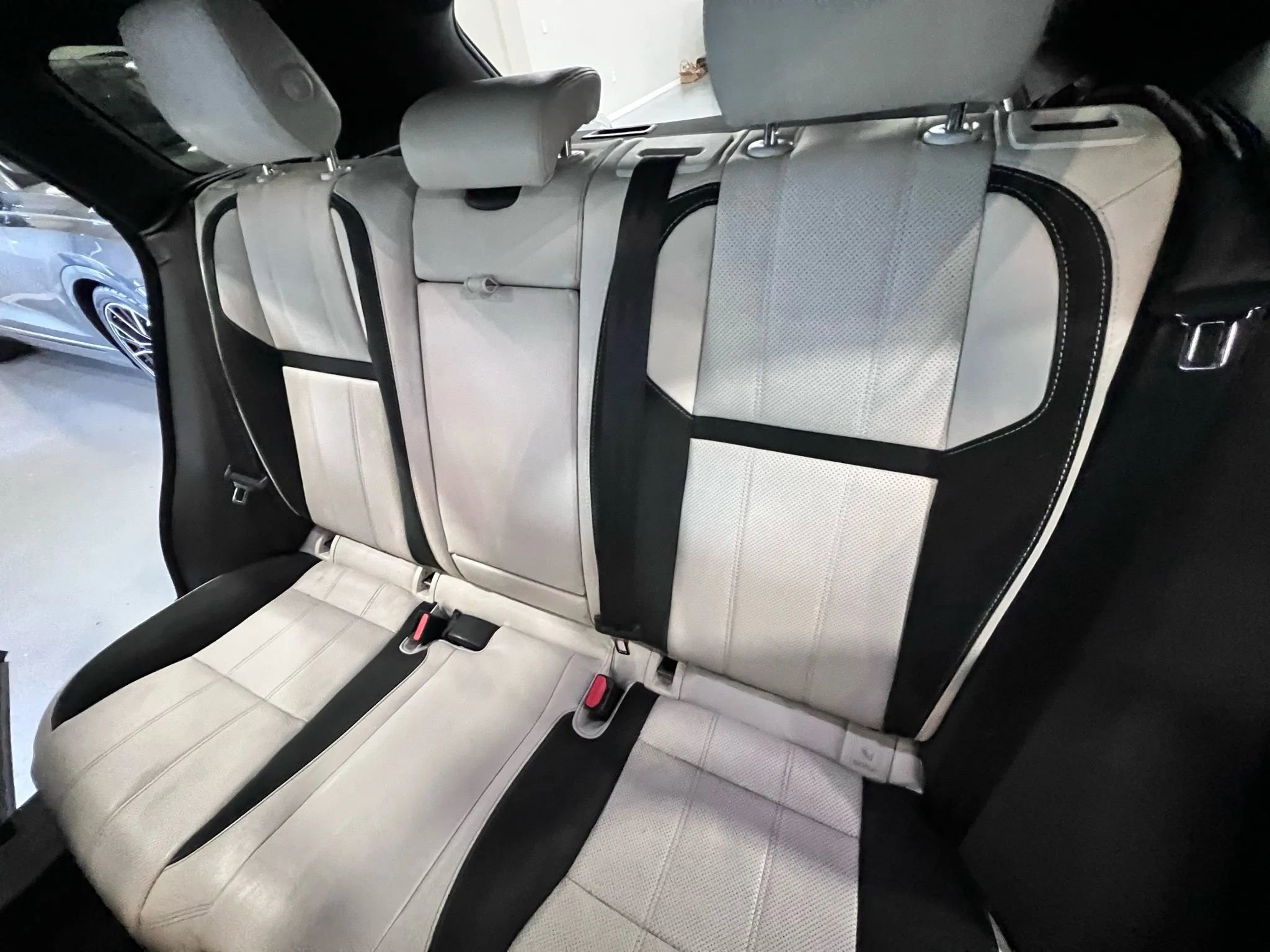 Used 2020 Land Rover Range Rover Velar R-Dynamic S image 13